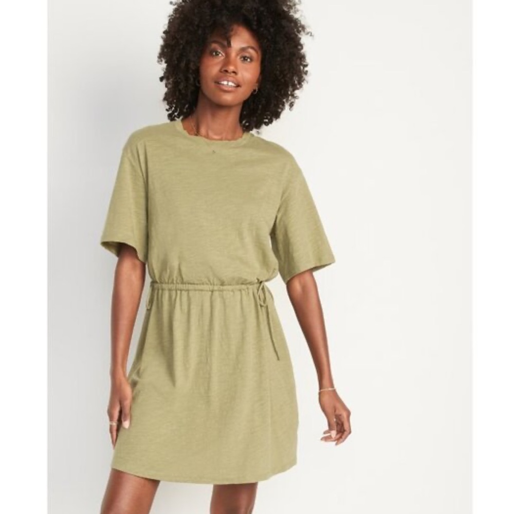 Old Navy waist defined tee shirt dress in sage green, small